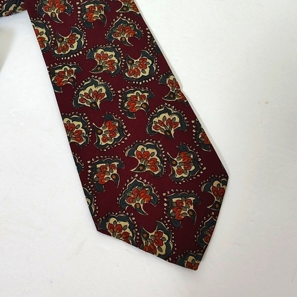 Burberry mens silk tie - Picture 3 of 8